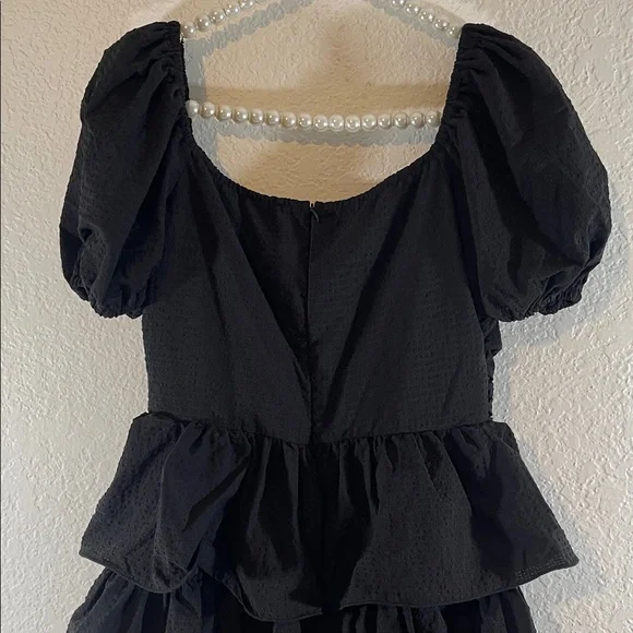 PRETTY LITTLE THING BLACK CRINKLE CUP DETAIL TIERED SKIRT SKATER DRESS SIZE 4 - Picture 8 of 15